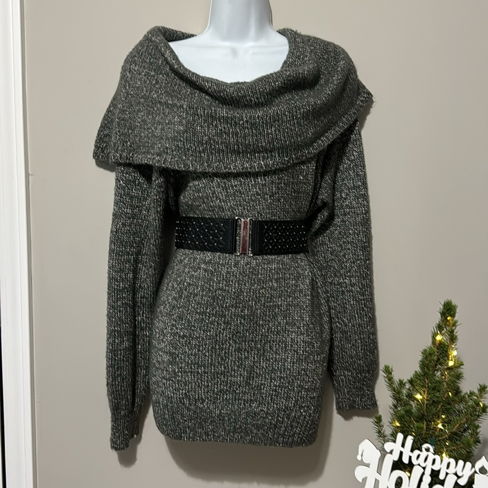 EUC Soft cowl neck sweater